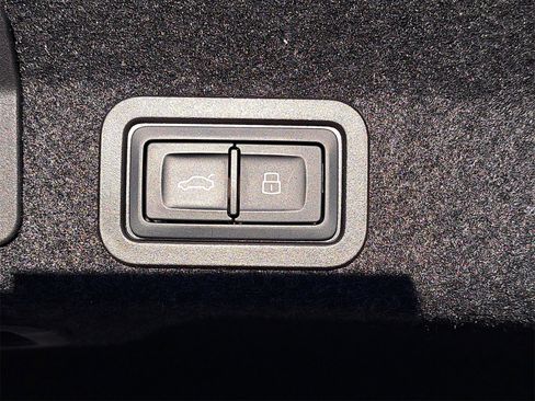 Certified 2025 Audi A6 3.0T Premium w/ Convenience Plus Package image 13