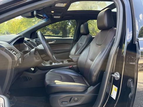 Used 2020 Ford Edge Titanium w/ Equipment Group 301A FWD image 11