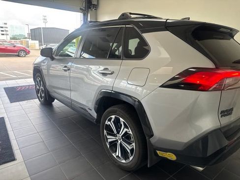 Certified 2022 Toyota RAV4 XSE w/ Weather Package AWD/4WD image 18