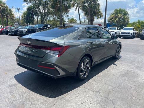 Used 2025 Hyundai Elantra Sport FWD image 5