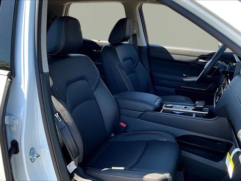 New 2026 Nissan Pathfinder SL AWD/4WD image 19