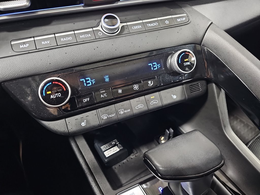 Used 2023 Hyundai Elantra Limited w/ Preferred Accessory Package FWD image 26