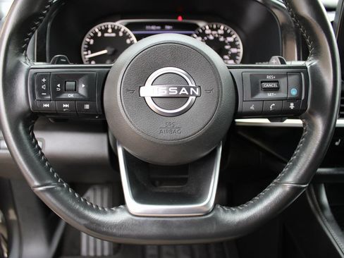 Used 2024 Nissan Pathfinder SV image 12