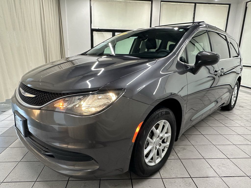 Used 2020 Chrysler Voyager Lxi FWD image 13