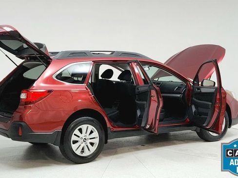 Used 2018 Subaru Outback 2.5i Premium image 11