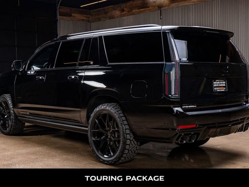 Used 2026 Cadillac Escalade ESV V image 7