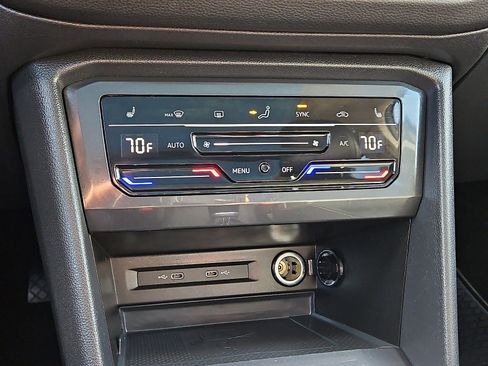 Certified 2022 Volkswagen Tiguan SE w/ Panoramic Sunroof Package image 15