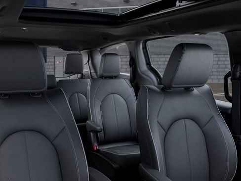New 2027 Chrysler Pacifica Limited FWD image 26