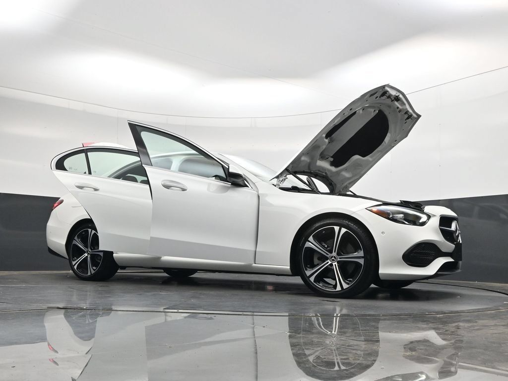 Used 2025 Mercedes-Benz C 300 Sedan image 53