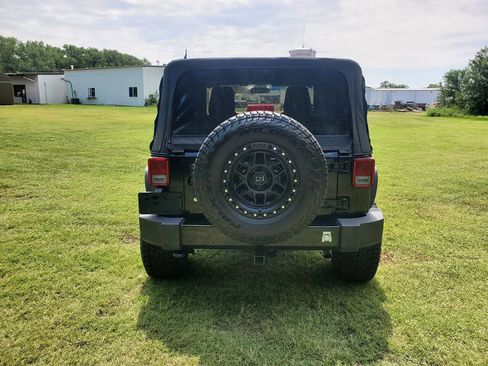 Used 2015 Jeep Wrangler Sport AWD/4WD image 6