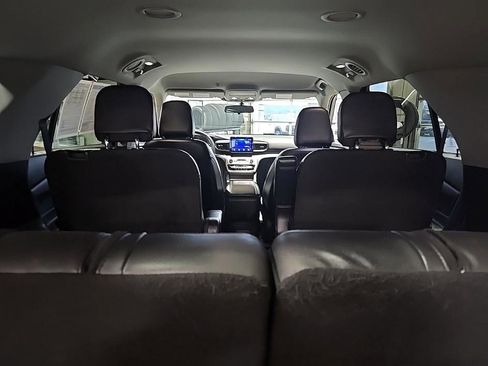 Used 2022 Ford Explorer XLT w/ Equipment Group 202A image 30