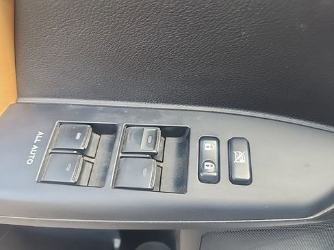 Used 2013 Lexus CT 200h w/ Premium Pkg w/Navigation FWD image 24