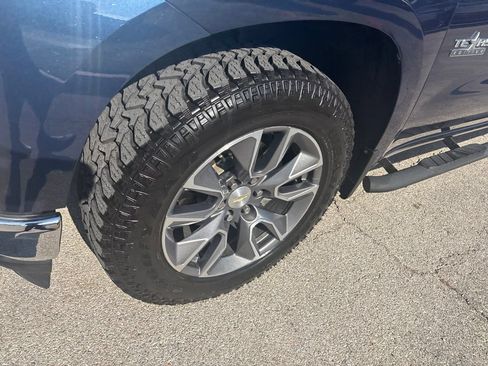 Used 2020 Chevrolet Silverado 1500 LT w/ Texas Edition RWD image 9