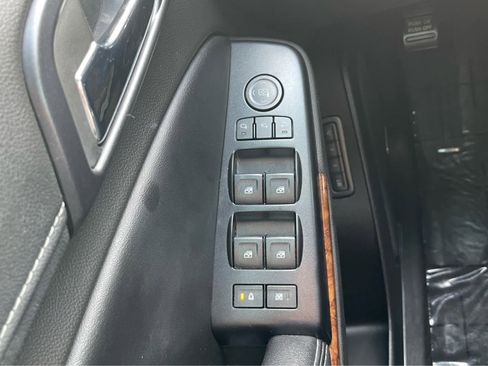 Used 2015 Chevrolet Tahoe LTZ image 18