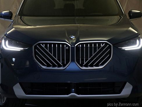 Used 2025 BMW X3 xDrive30i w/ Premium Package image 6