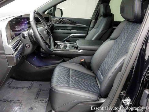 Used 2025 Cadillac Escalade IQ Luxury 1 AWD/4WD image 11
