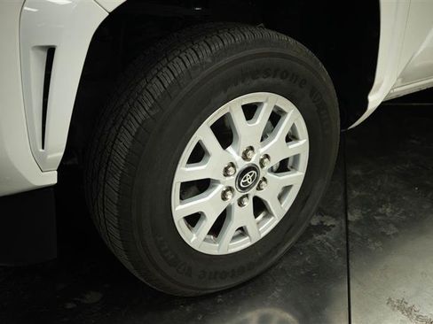 Used 2024 Toyota Tacoma SR5 AWD/4WD image 4