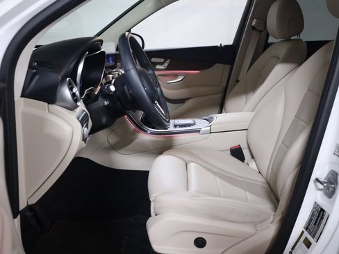 Used 2020 Mercedes-Benz GLC 300 4MATIC image 35