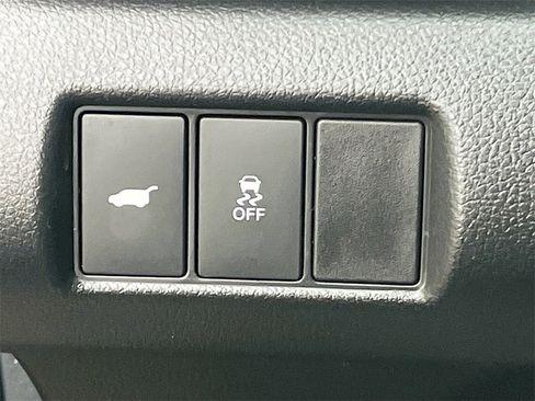 Used 2025 Honda Pilot Touring image 10