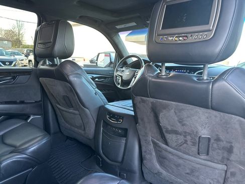 Used 2019 Cadillac Escalade ESV Platinum image 14