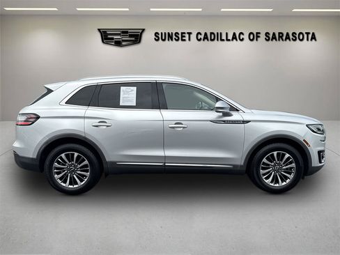 Used 2019 Lincoln Nautilus Select w/ Cargo Utility Package FWD image 3