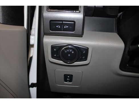 Used 2015 Ford F150 XLT w/ Equipment Group 302A Luxury image 26