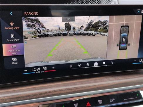 New 2026 BMW 750e xDrive AWD/4WD image 13