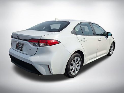 Used 2024 Toyota Corolla LE FWD image 4