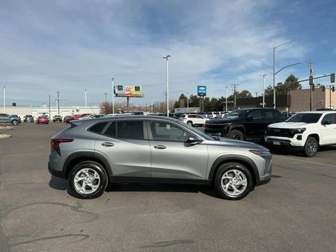 New 2026 Chevrolet Trax LS w/ LS Convenience Package image 2