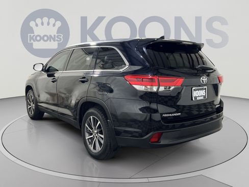 Used 2019 Toyota Highlander XLE AWD/4WD image 4