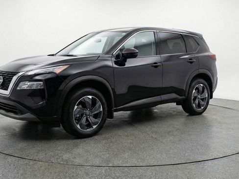 Used 2025 Nissan Rogue SV image 3