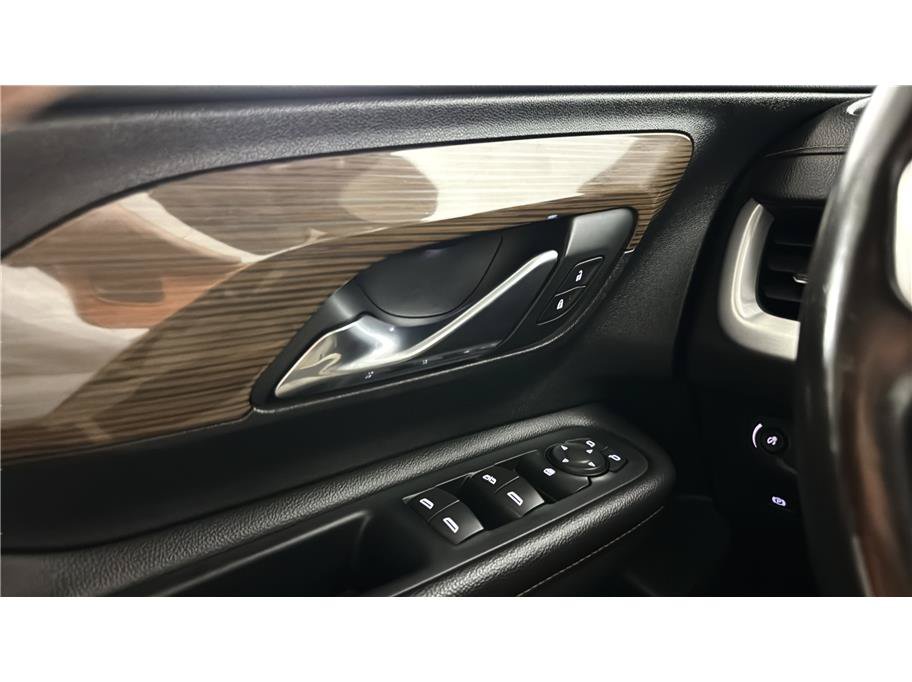 Used 2020 GMC Terrain SLE FWD image 30