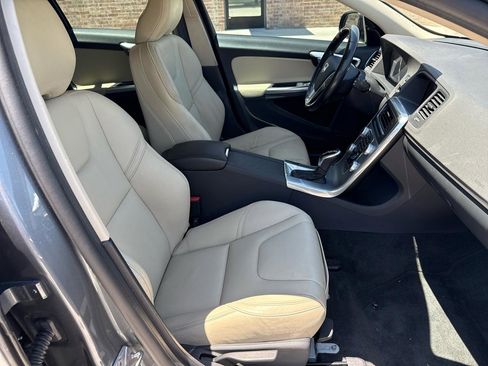 Used 2018 Volvo V60 T5 Dynamic w/ Vision Package FWD image 45