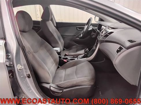 Used 2016 Hyundai Elantra SE FWD image 14
