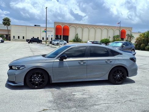 Used 2025 Honda Civic Sport image 4
