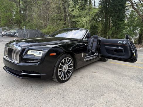 Used 2018 Rolls-Royce Dawn RWD image 16