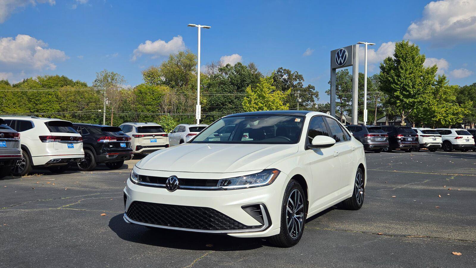 Certified 2026 Volkswagen Jetta SE FWD image 9
