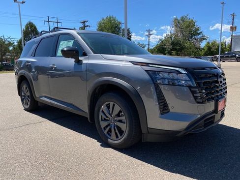 New 2026 Nissan Pathfinder SV w/ SV Premium Package AWD/4WD image 7