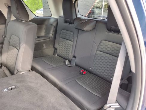 Used 2025 Nissan Pathfinder SV FWD image 13