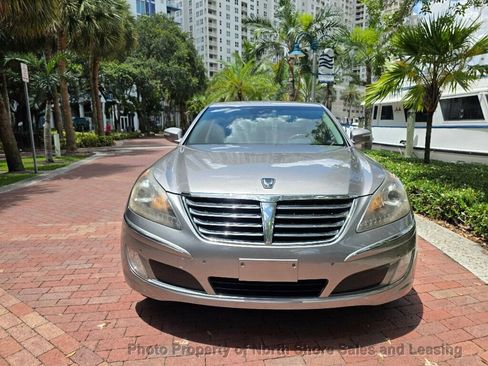 Used 2013 Hyundai Equus Signature RWD image 3