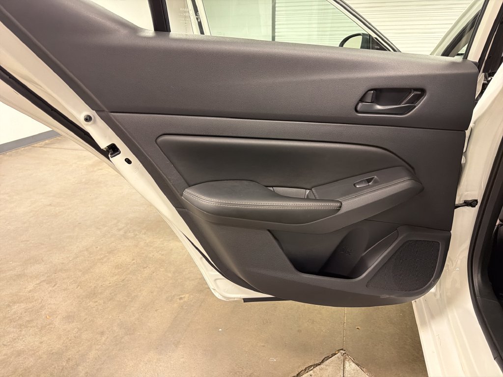 Used 2025 Nissan Altima 2.5 SV FWD image 27