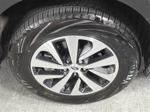 Certified 2025 Subaru Outback Premium image 10