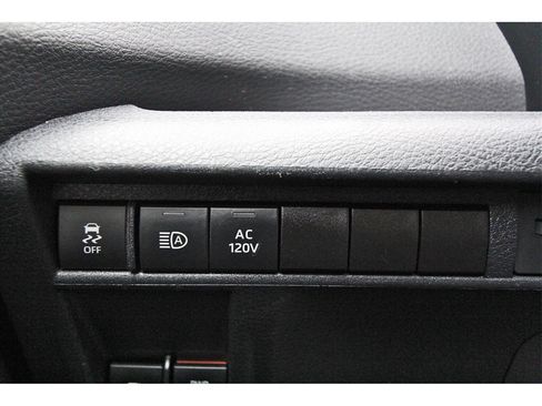 Used 2023 Toyota Sienna XSE image 19