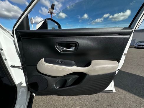 Certified 2024 Honda HR-V LX image 18