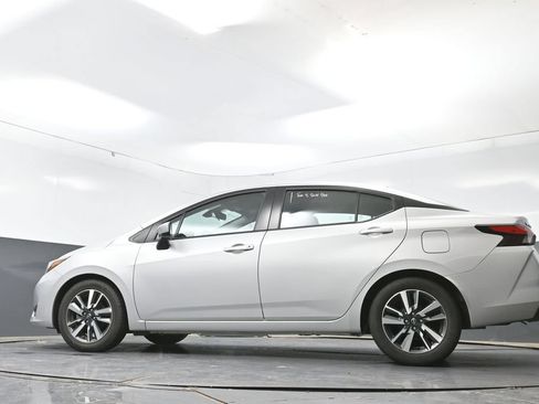 Used 2025 Nissan Versa SV FWD image 28