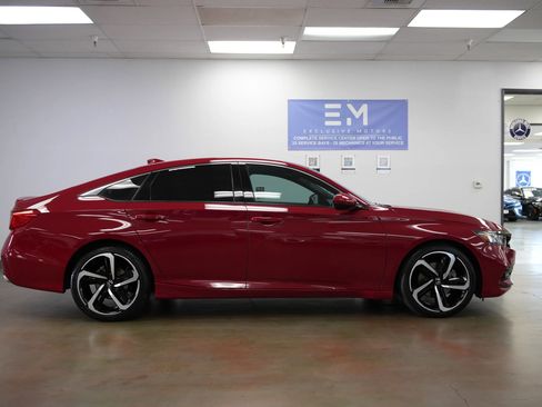 Used 2019 Honda Accord Sport image 10