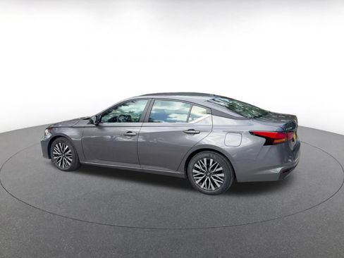 Used 2026 Nissan Altima 2.5 SV FWD image 9