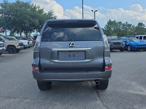 Used 2022 Lexus GX 460 w/ Accessory Package AWD/4WD image 5