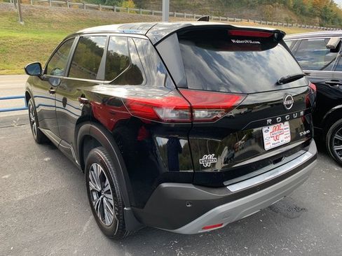 Used 2023 Nissan Rogue SV image 4