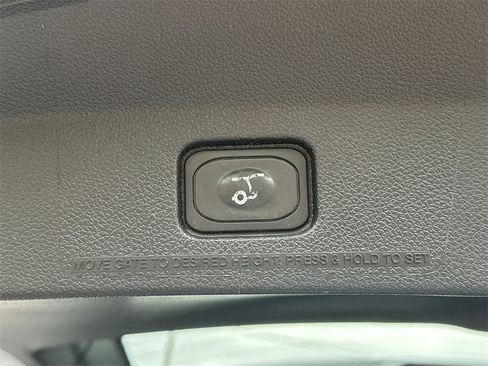 Used 2018 Ford Explorer Sport image 20